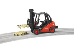 Bruder 02511 Linde H30D adjustable forks and pallets support versatile play setups