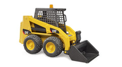 Bruder 09047 detachable front bucket demonstrates accessory compatibility for play setups.