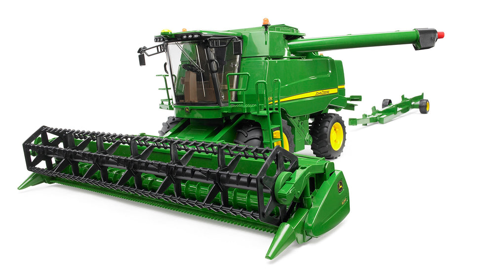 Bruder John Deere T670i front view showcases durable 1:16 scale realism.