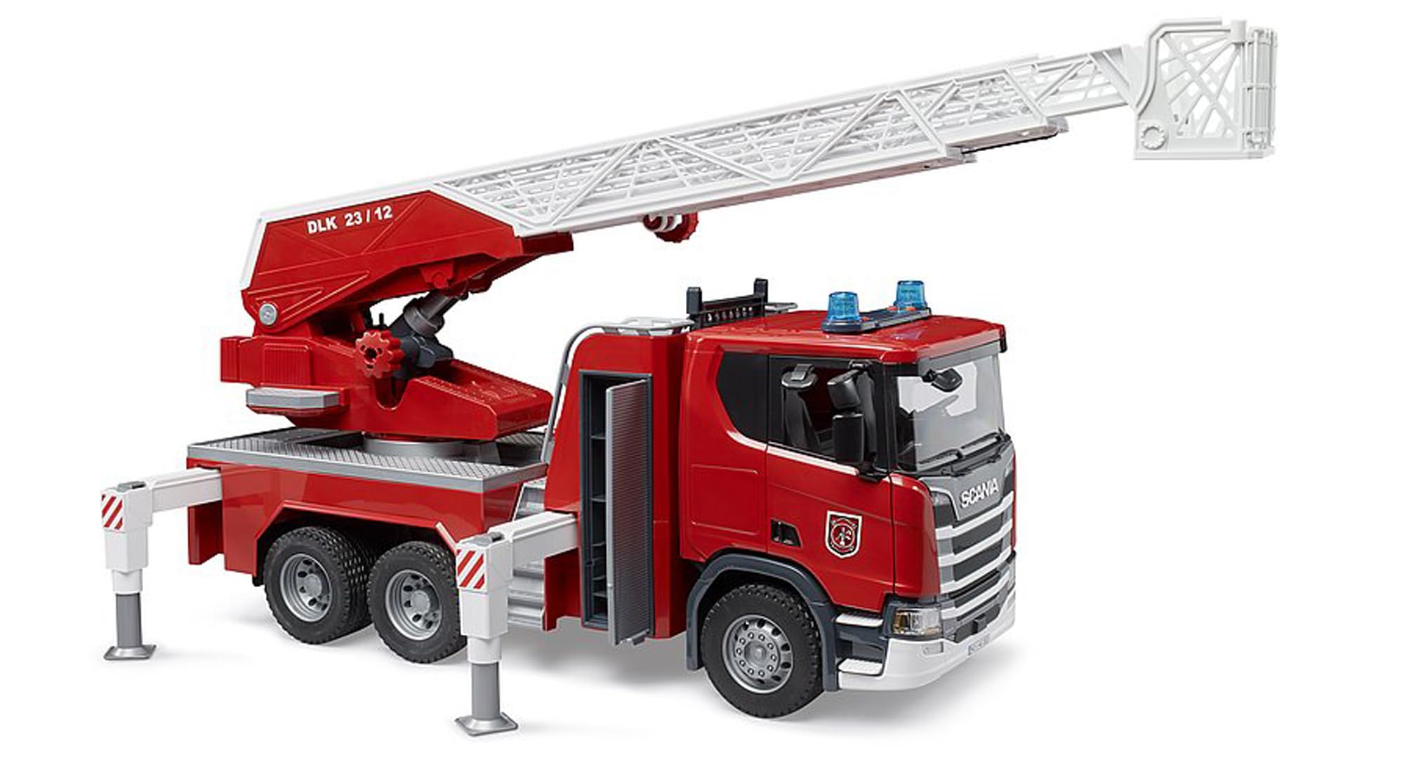 BRUDER Scania 560R stabilisers ensure steady play on varied surfaces.