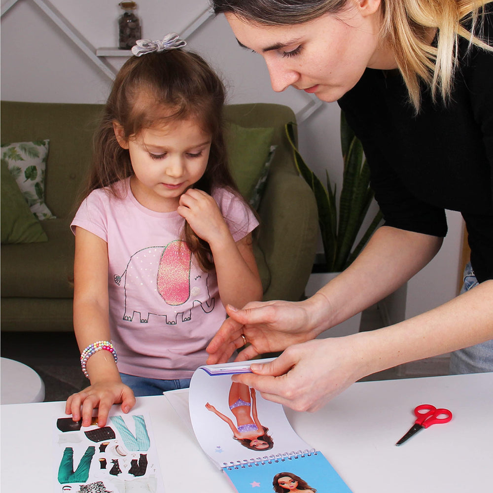 BSCOOL fashion-styled stickers enable imaginative play and color mixing.