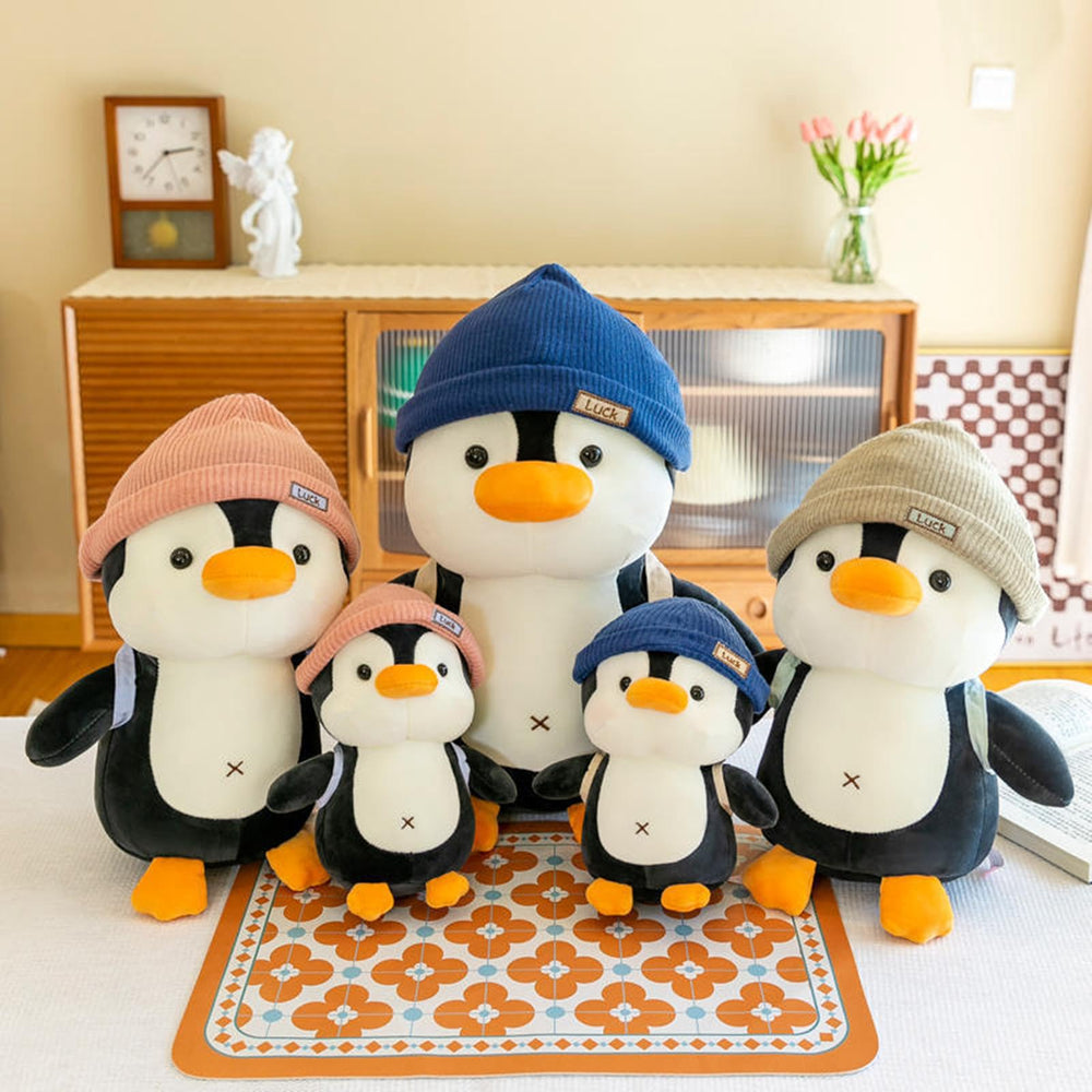 BSVOME penguin 9-inch size is portable for desks and bags.
