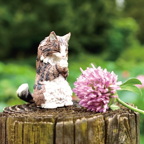 BUKURONEKO mini cat figurine: compact size fits desks and shelves.