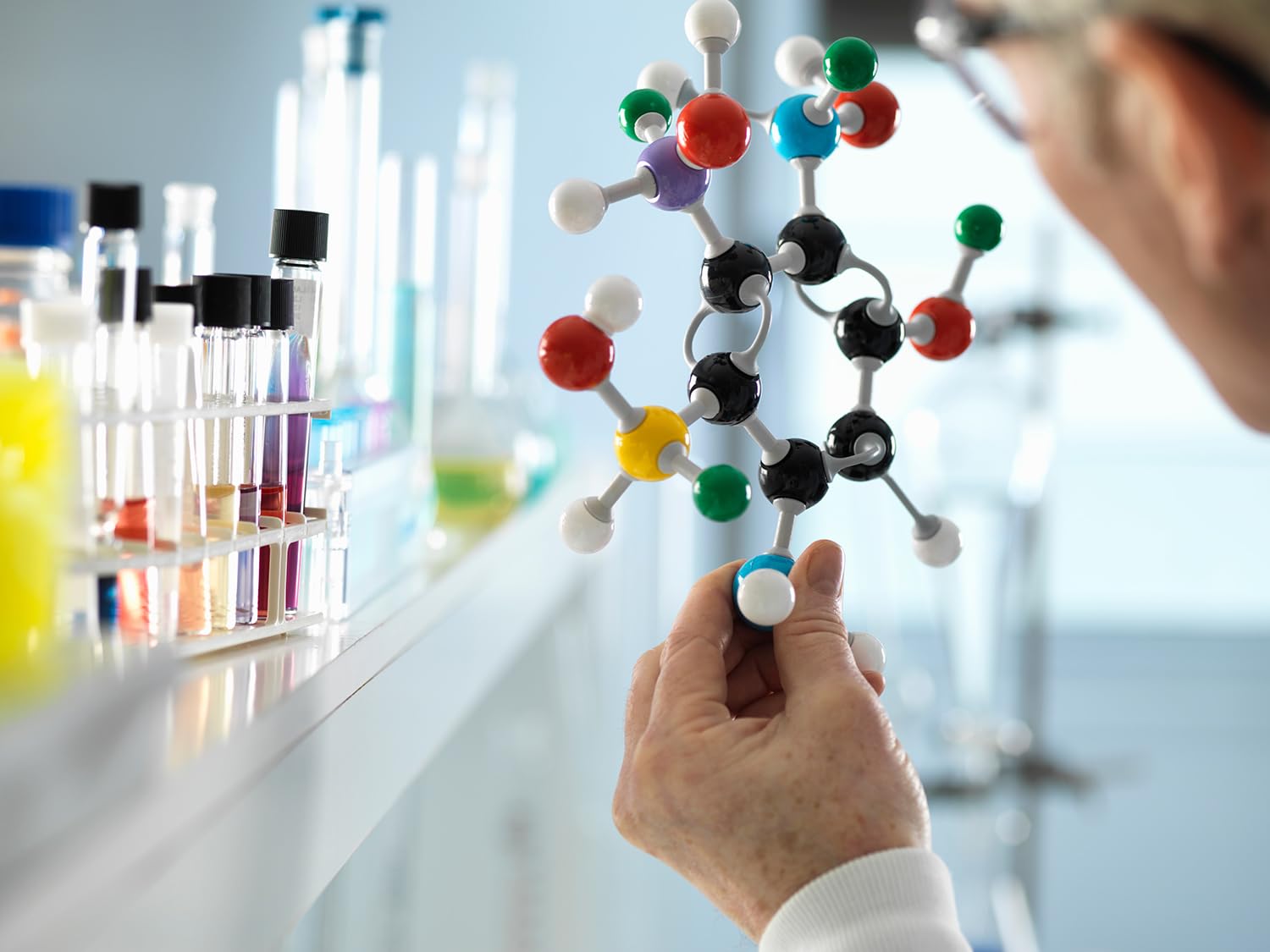 Cakmecwy 297-piece chemistry model set supports STEM learning.