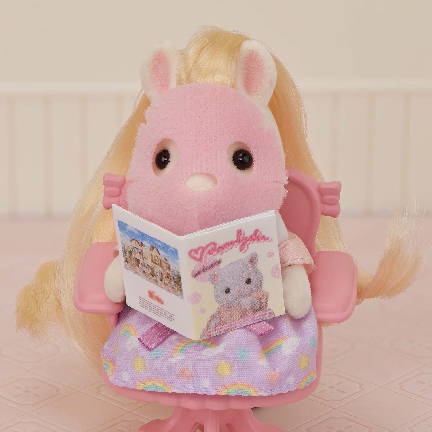 Calico Critters Pony's Stylish Hair Salon dress-up accessories for creative outfits