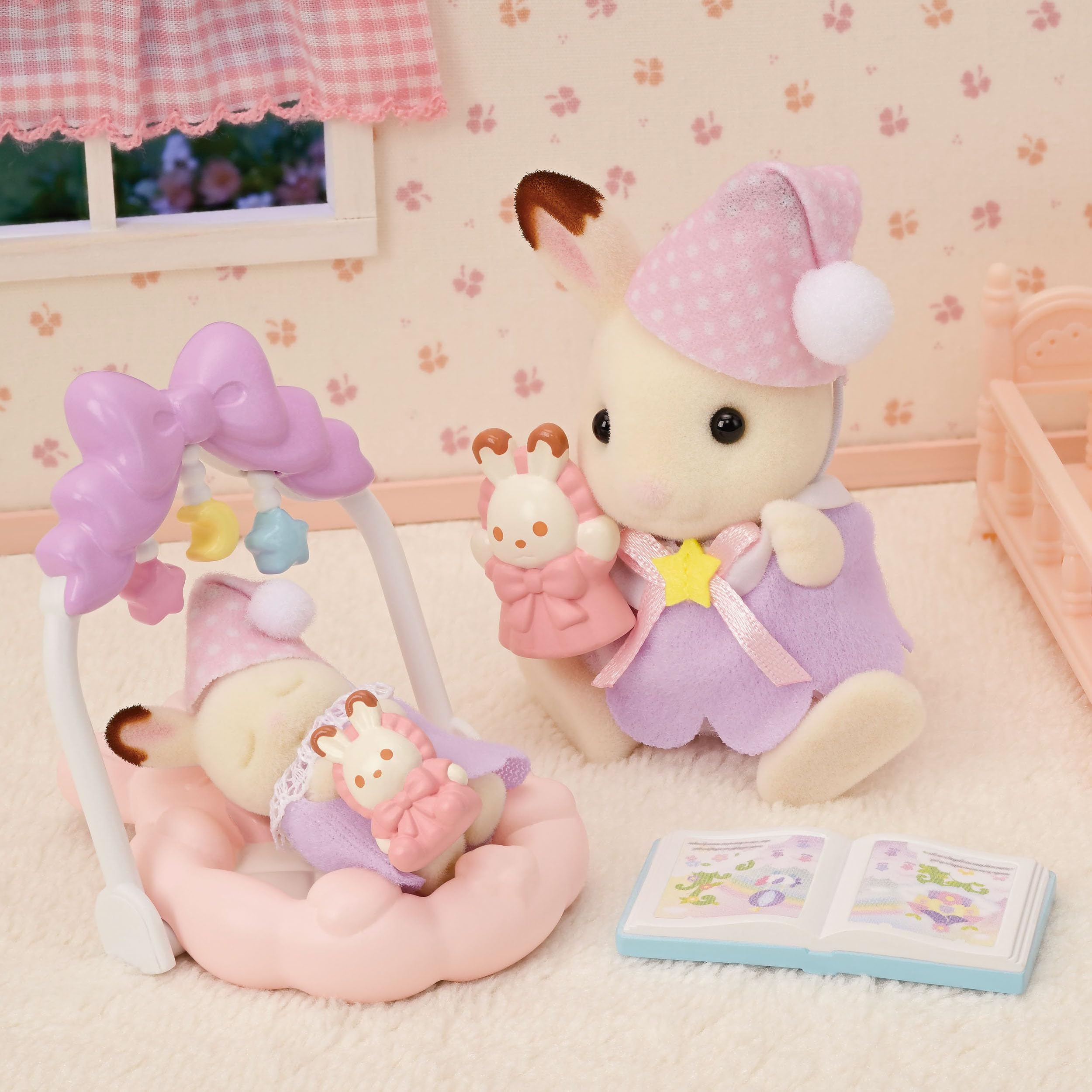 Calico Critters Sleepy Dream Siblings: Cradled baby with sleeping design for gentle nighttime stories.