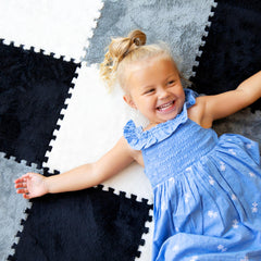 CARPETBOX interlocking edge snug-fit demonstrates stable floor coverage.