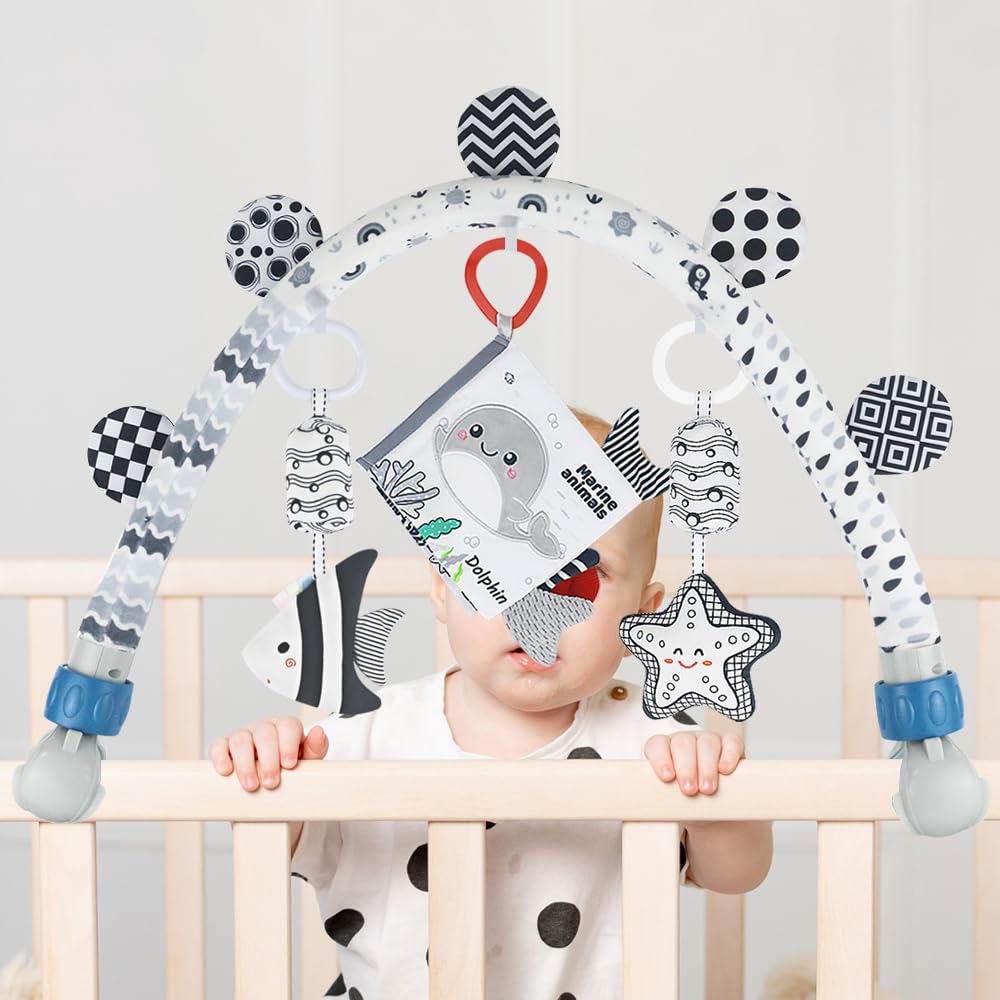 Caterbee Adjustable Arch supports your baby’s reach and eye contact.