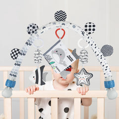 Caterbee Adjustable Arch supports your baby’s reach and eye contact.