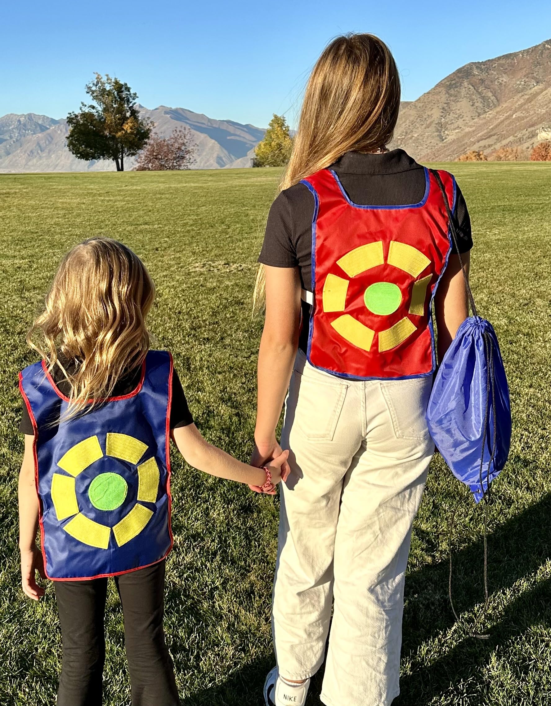 CC O PLAY drawstring bag keeps all components organized after play.