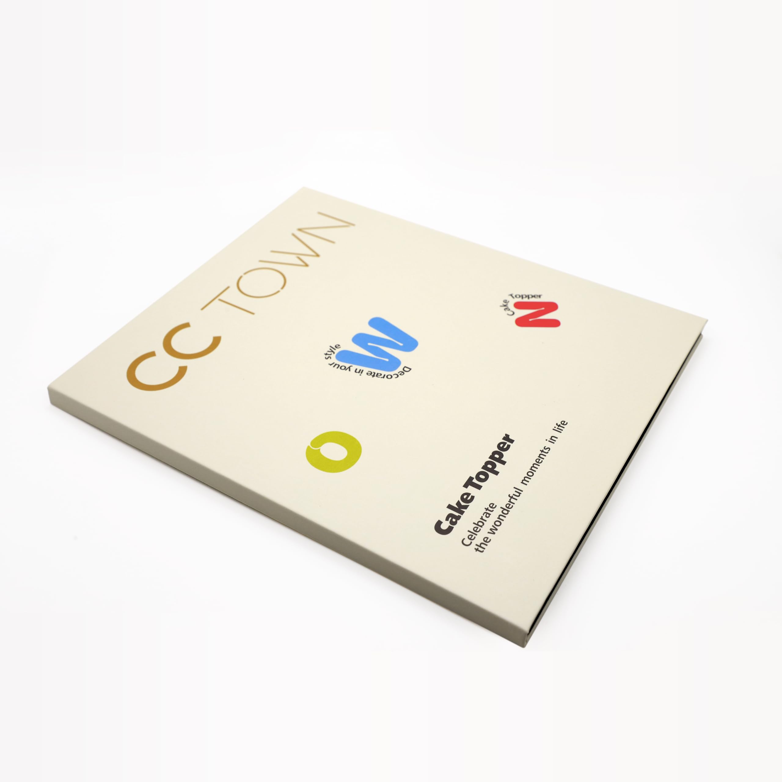 CC TOWN versatile gold topper fits many cake shapes and themes.