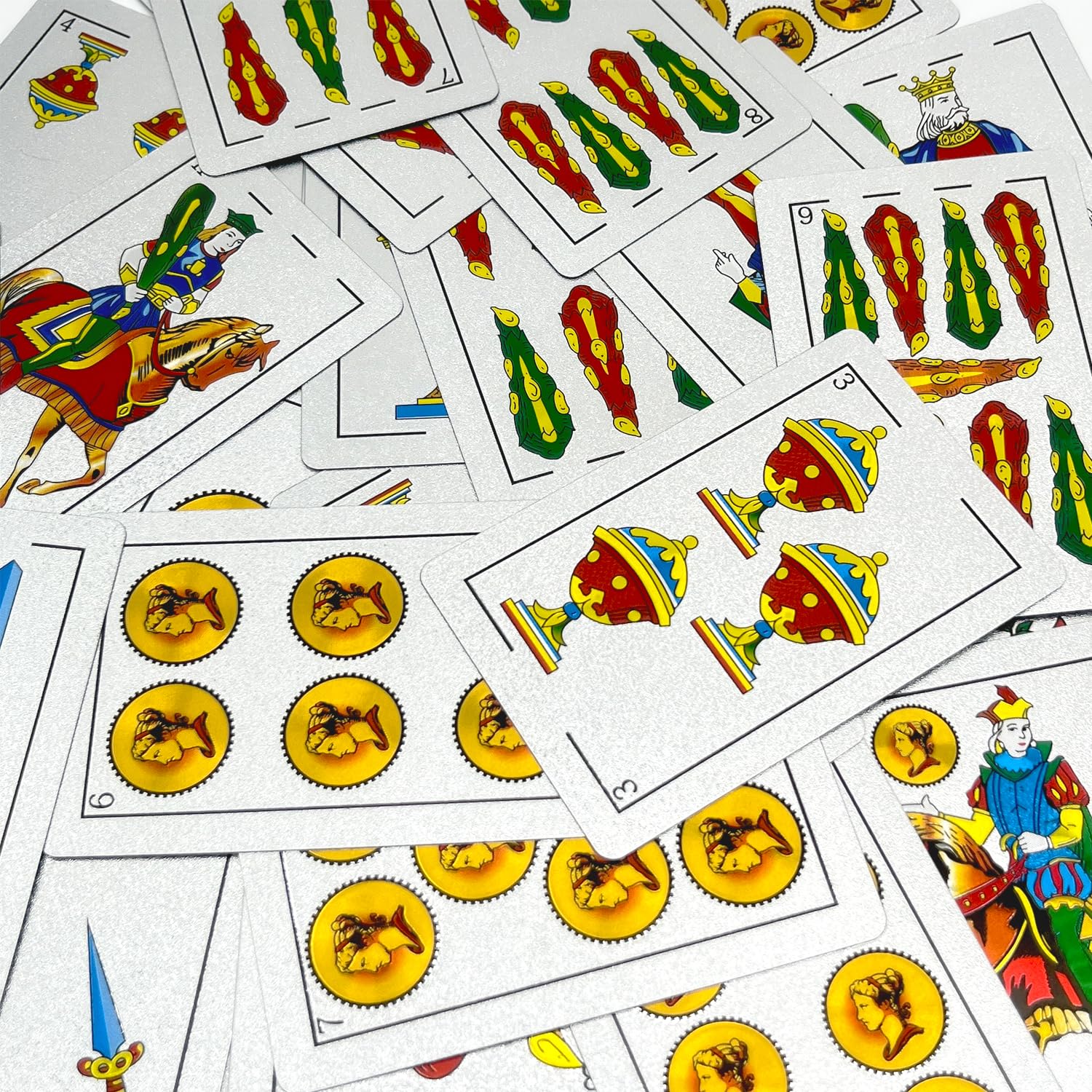 CDBXRA Spanish playing cards frosted surface reduces glare for comfy play