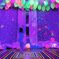 CEAGGDY glow balloons decorating garden or porch areas