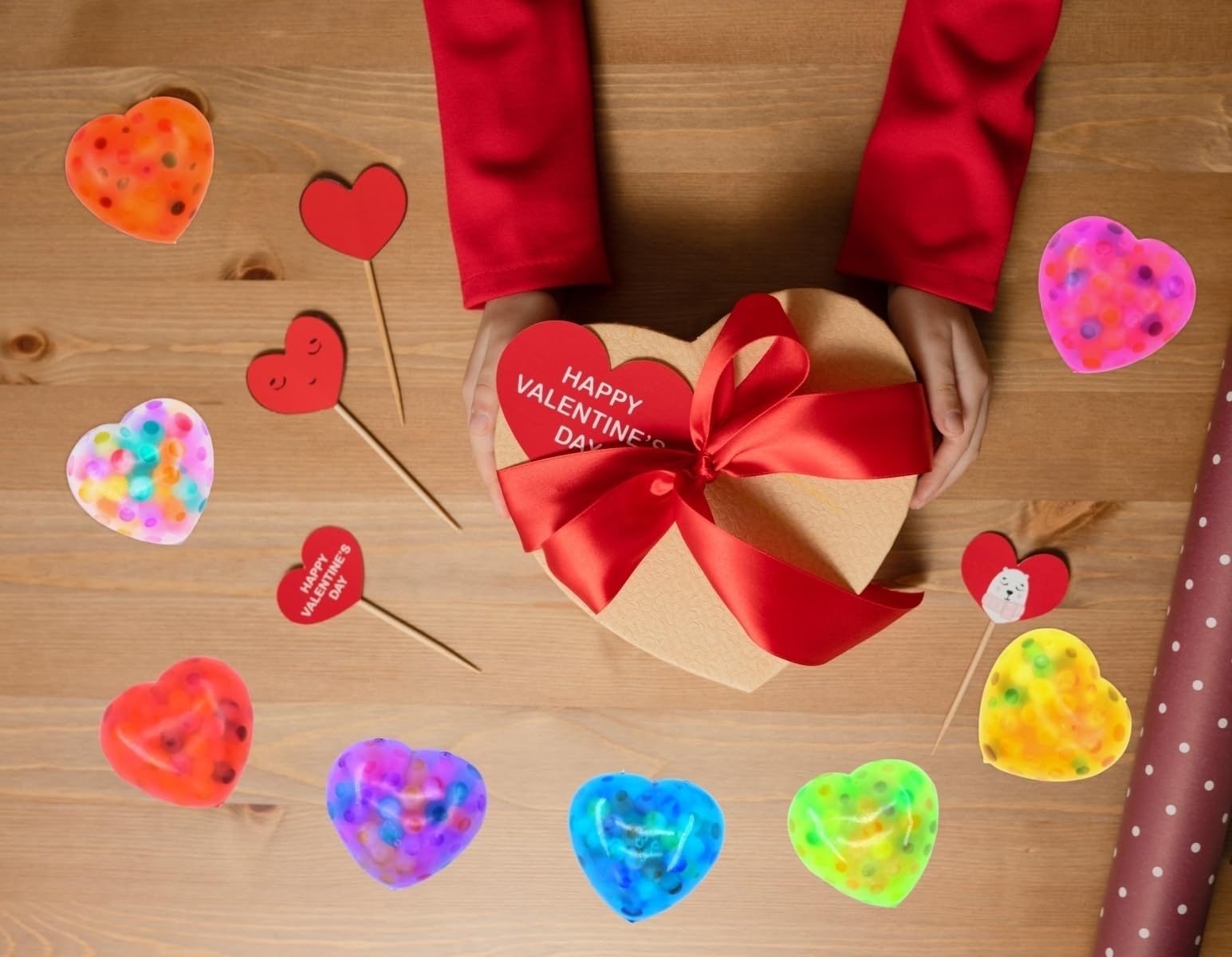 Cenmeytoy valentines squishy stress ball for desks or backpacks.