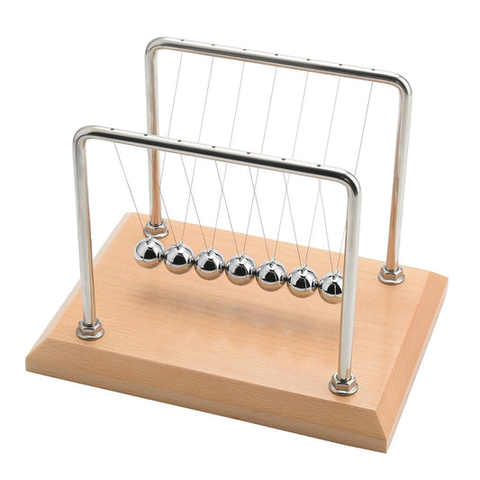 Long 50+ second swing demonstrates momentum transfer on a compact desk setup.