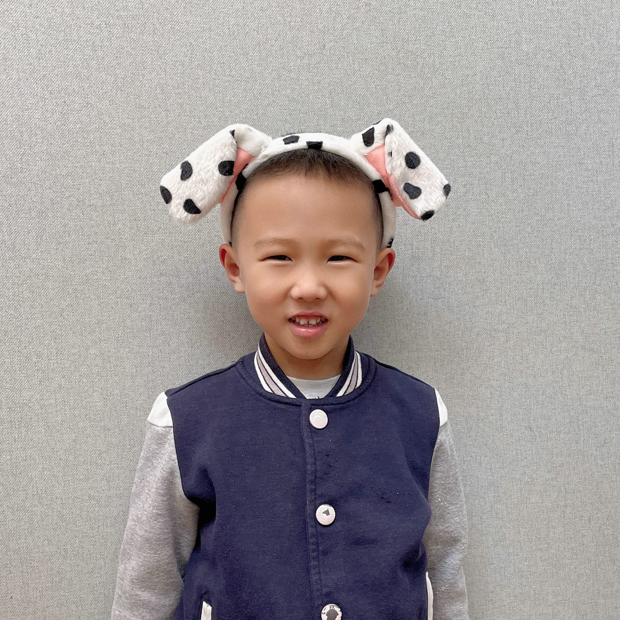 CHEU headband fabric texture shows skin-friendly material