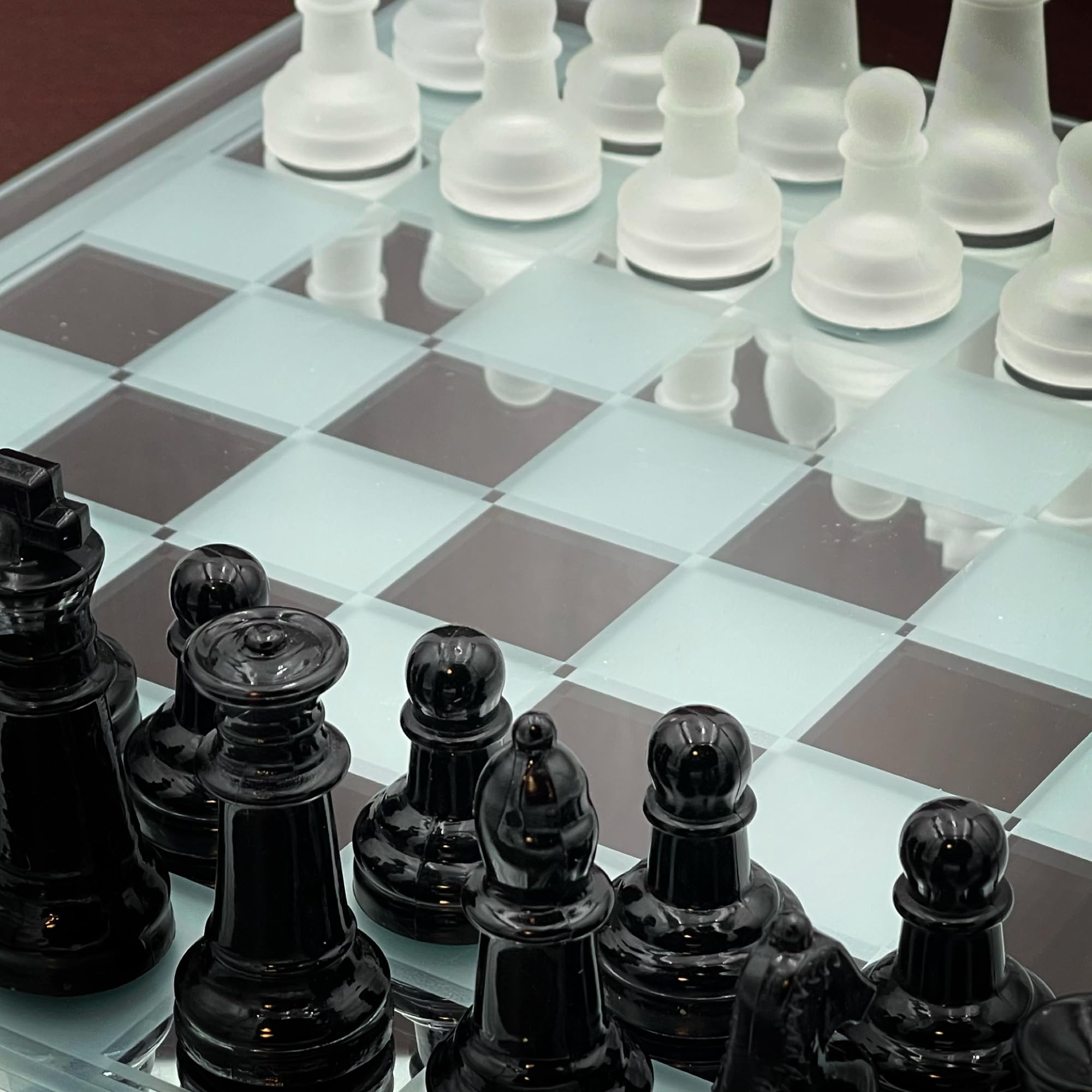 CHH Avant-Garde mirror chess board reflects light for dramatic gameplay moments