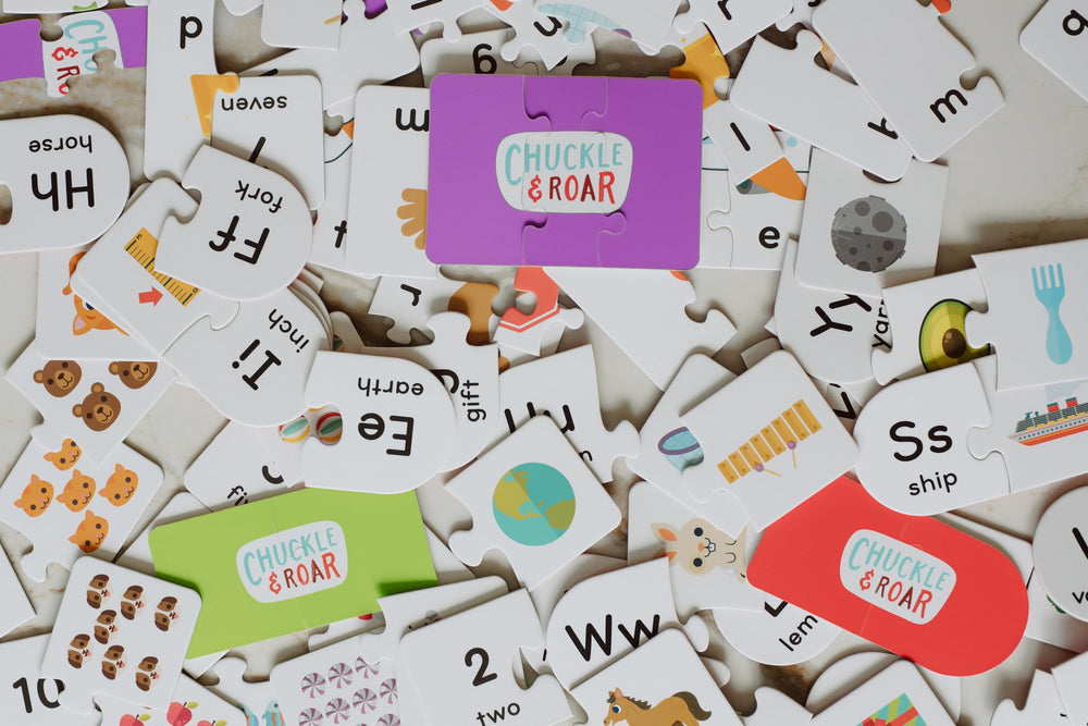 Chuckle & Roar self-guided-play puzzle set encourages independent learning