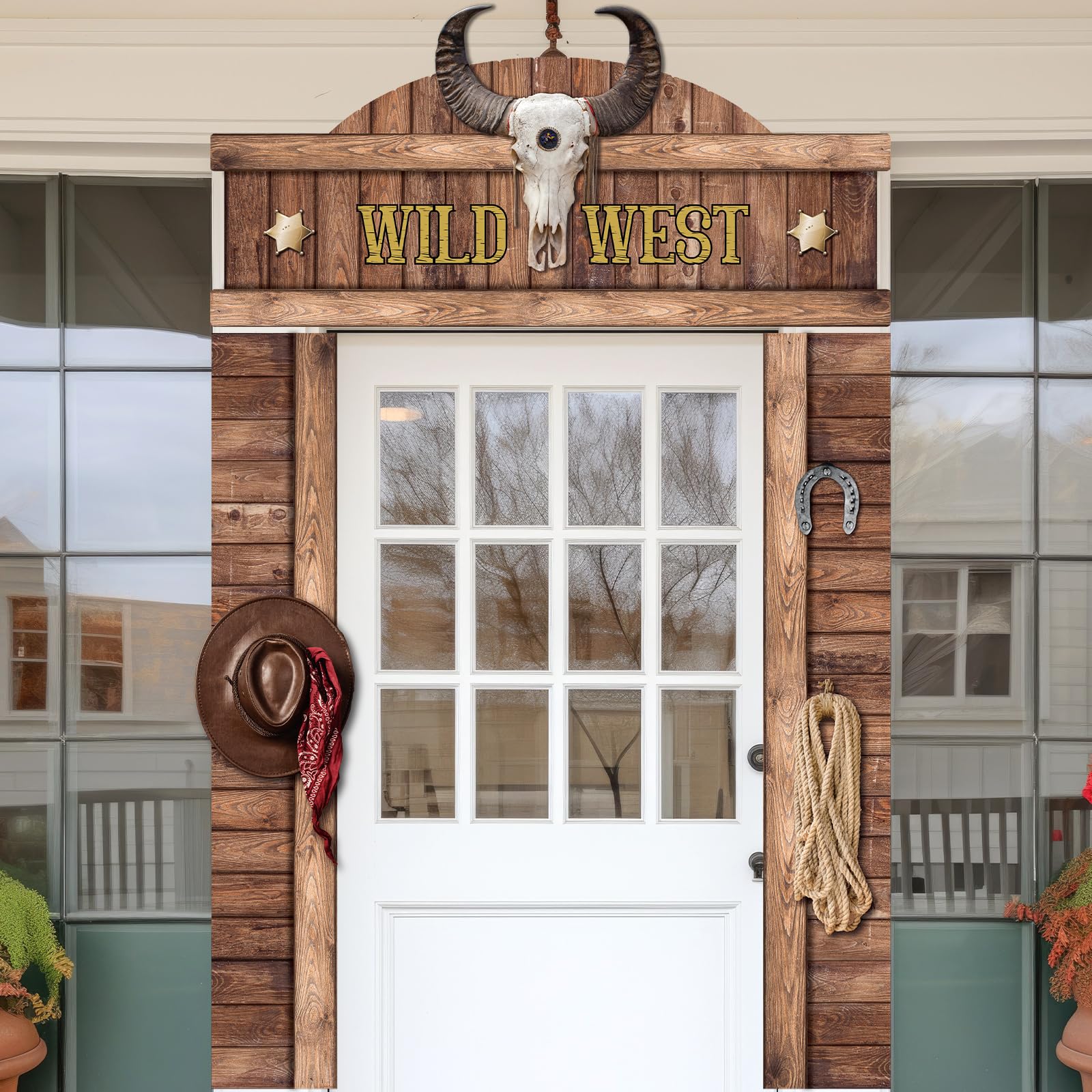 CHUNNIN Western door banner pairs with lights for a rugged ambiance.