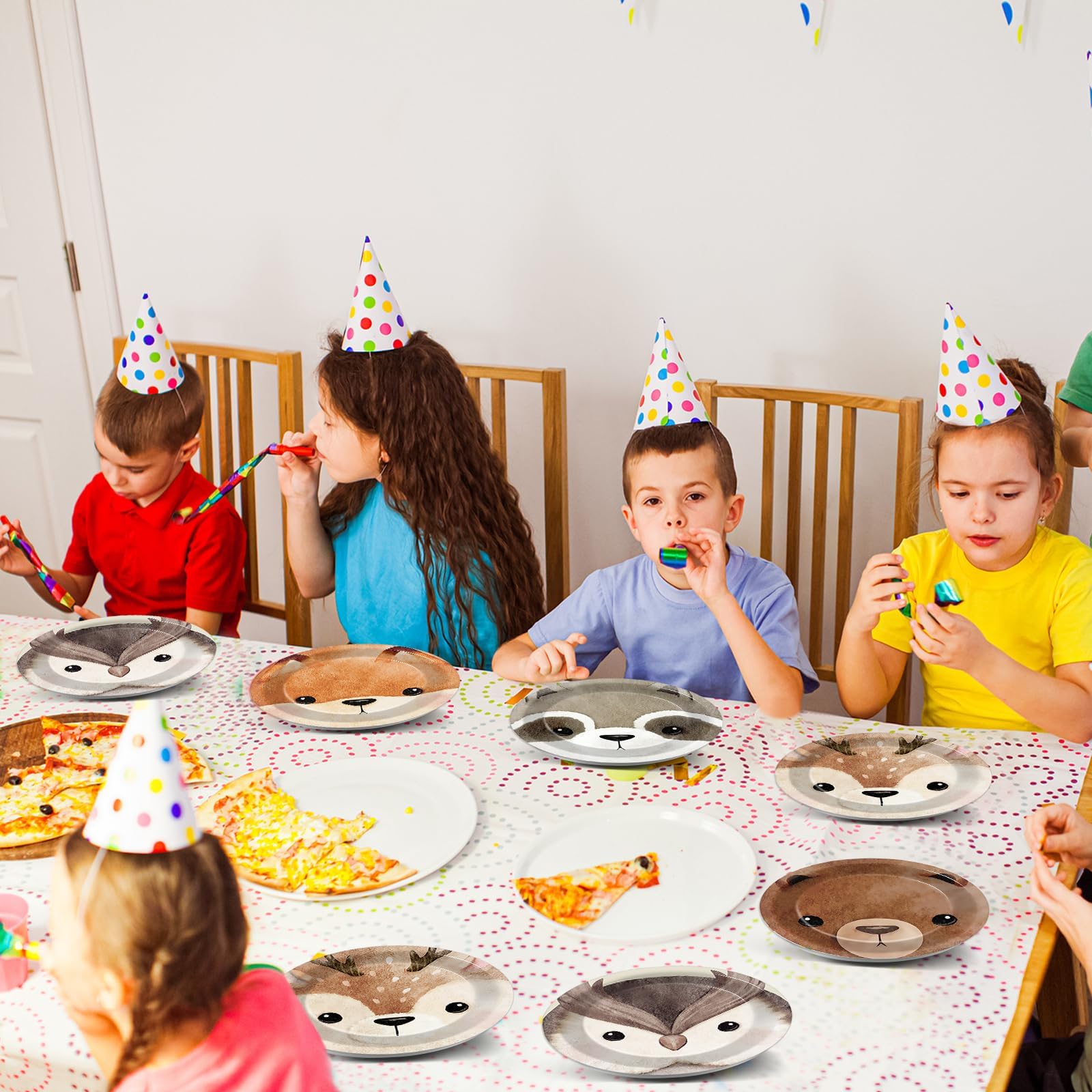 CHUNNIN six-design plates fit baby showers and birthdays with playful charm.