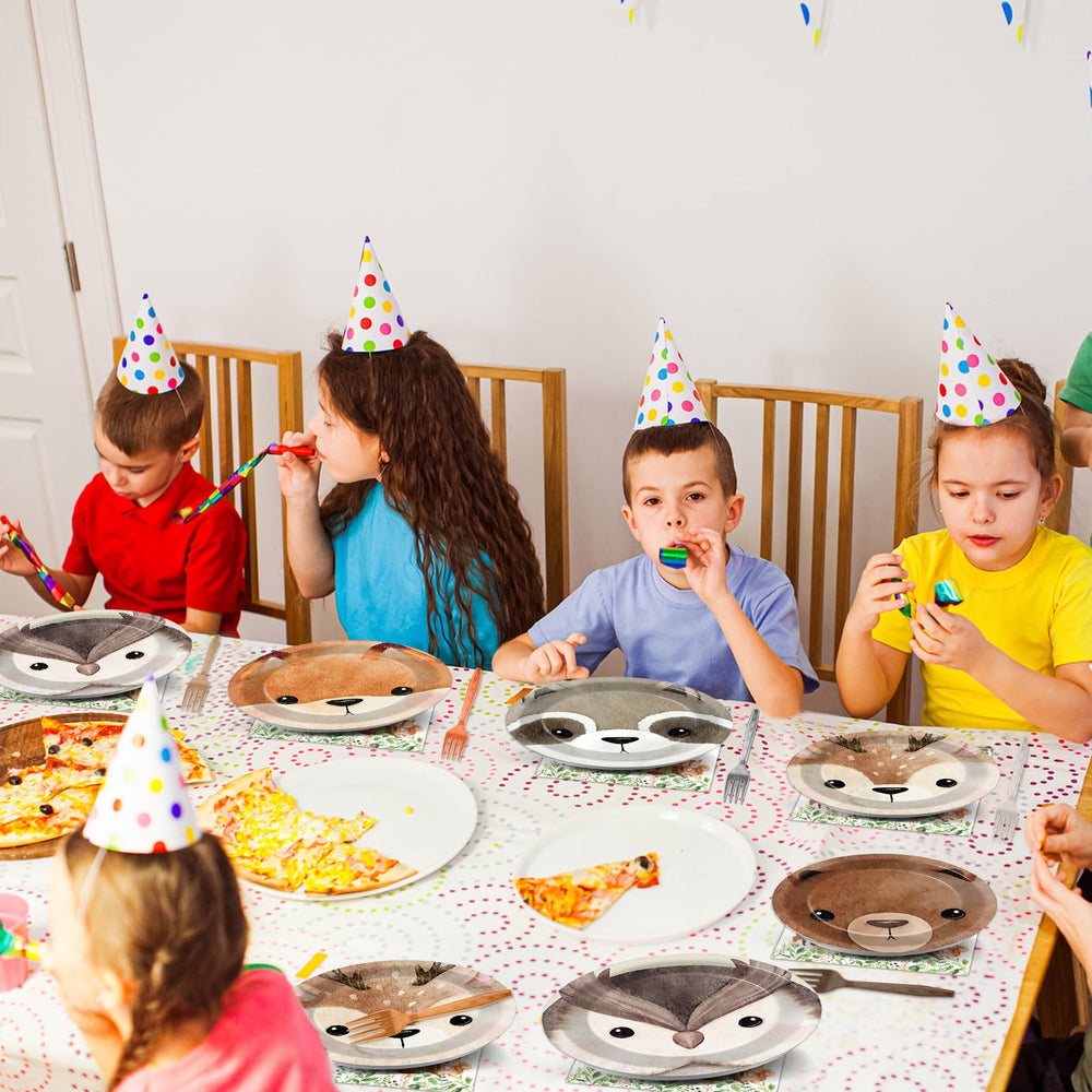 CHUNNIN woodland party set serves 24 guests with cohesive theme.