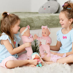 Chyyeerkidd clear bottle for pretend feeding and caregiver role-play.