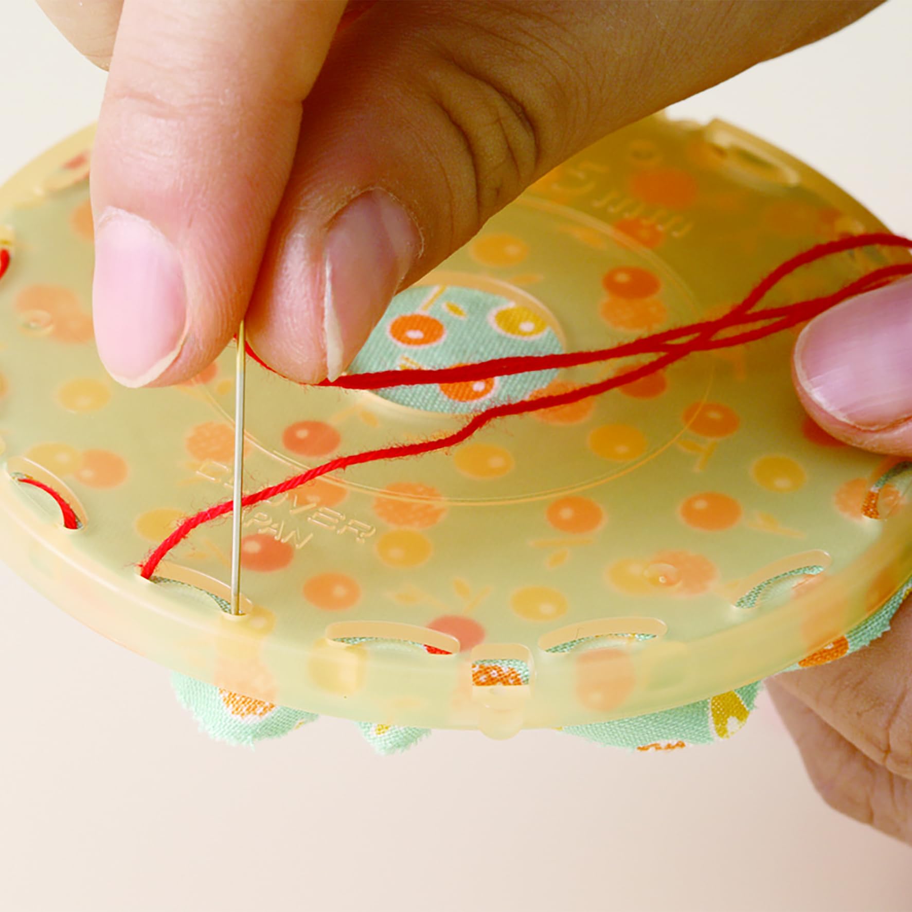 Clover Table Runner Yo-Yo Decor with quick decorative touches