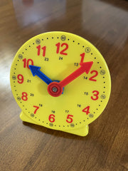 CM Wealth Learning Clock displays 12/24 hours for versatile time-telling practice.
