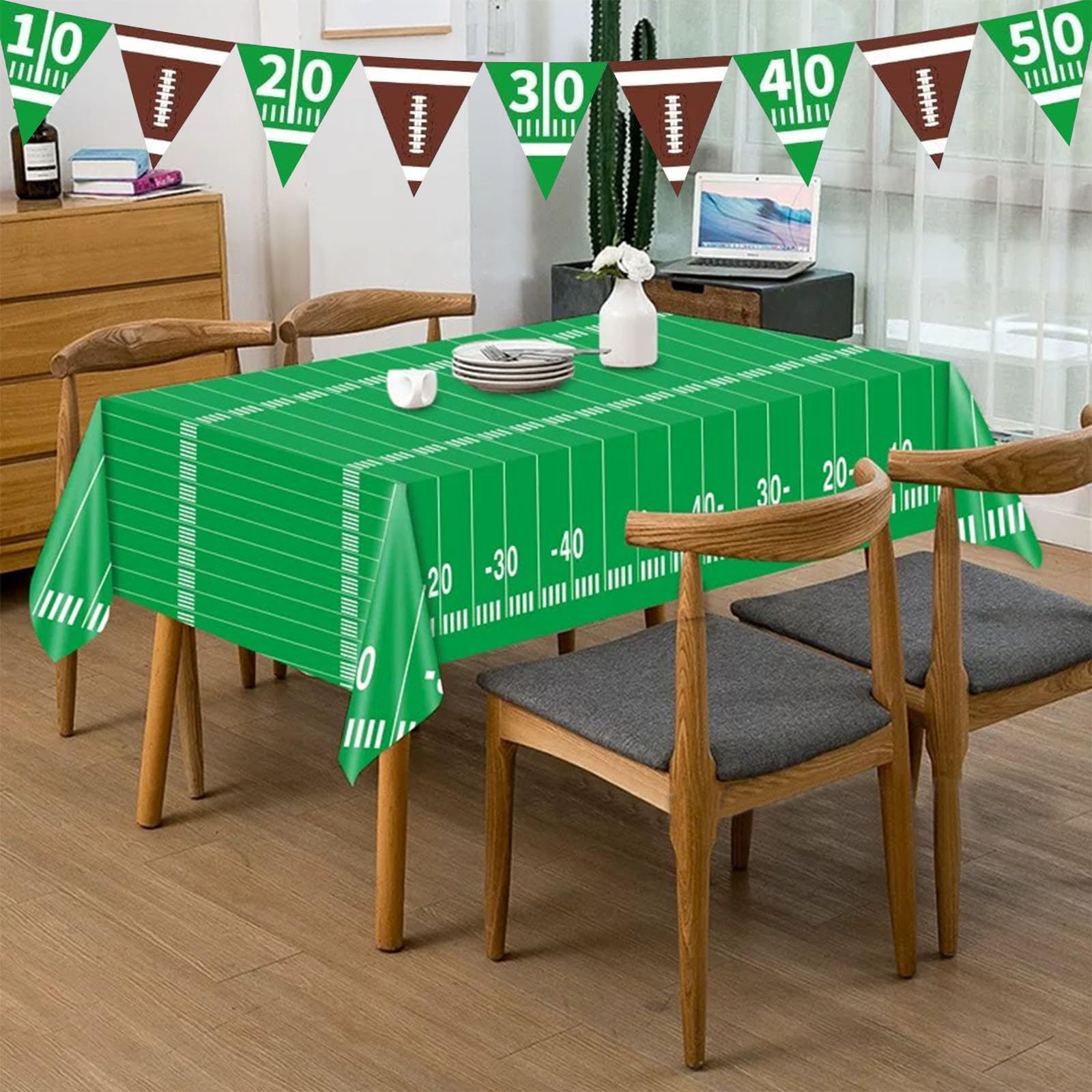 Cokoness tailgate-friendly tablecloth suits SB parties and gatherings.
