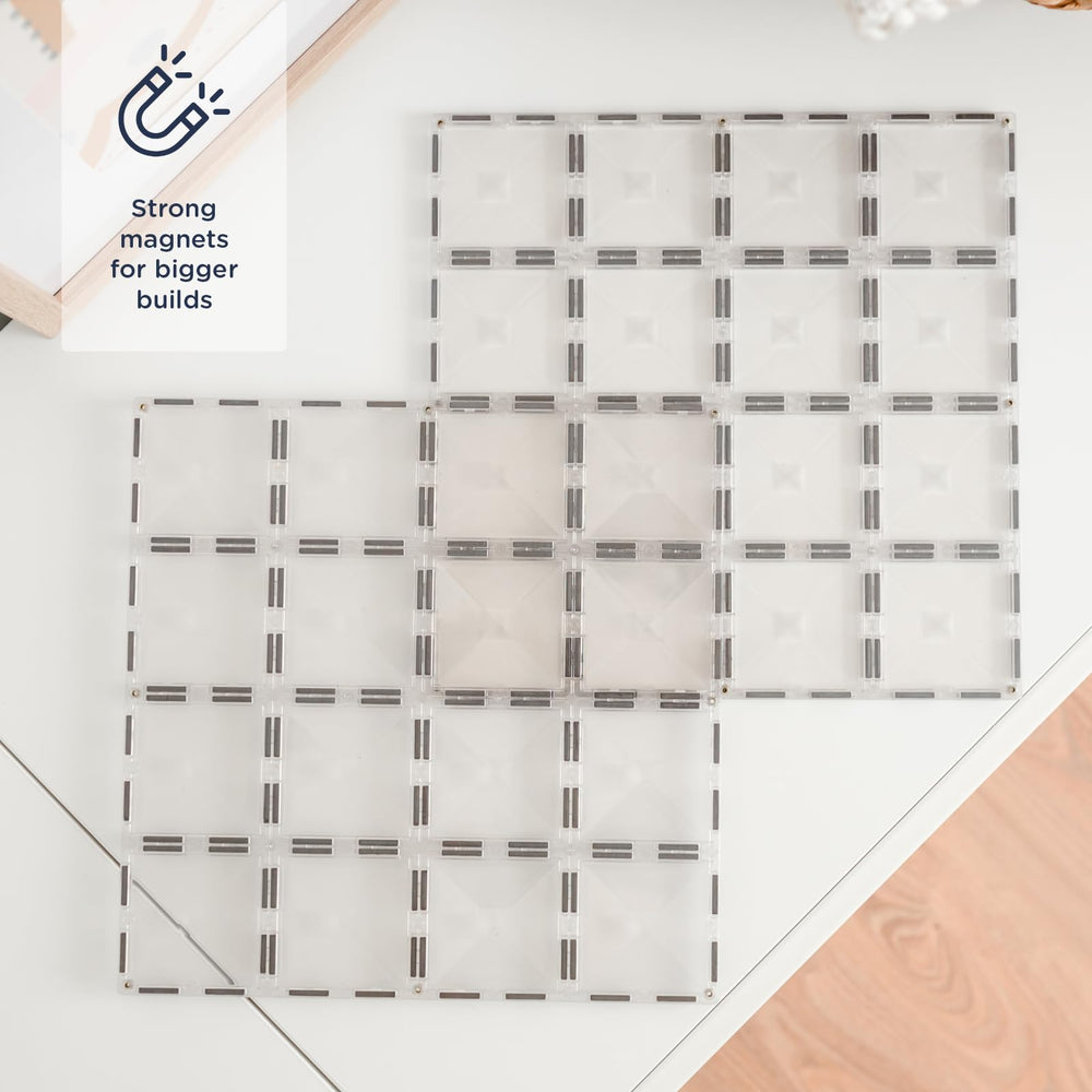 Connetix clear base plate pack side view highlights stable alignment during play.