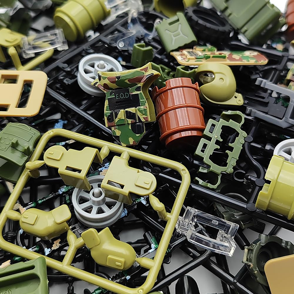 CONVENTEJOY camouflage helmet brings authentic look to minifigures