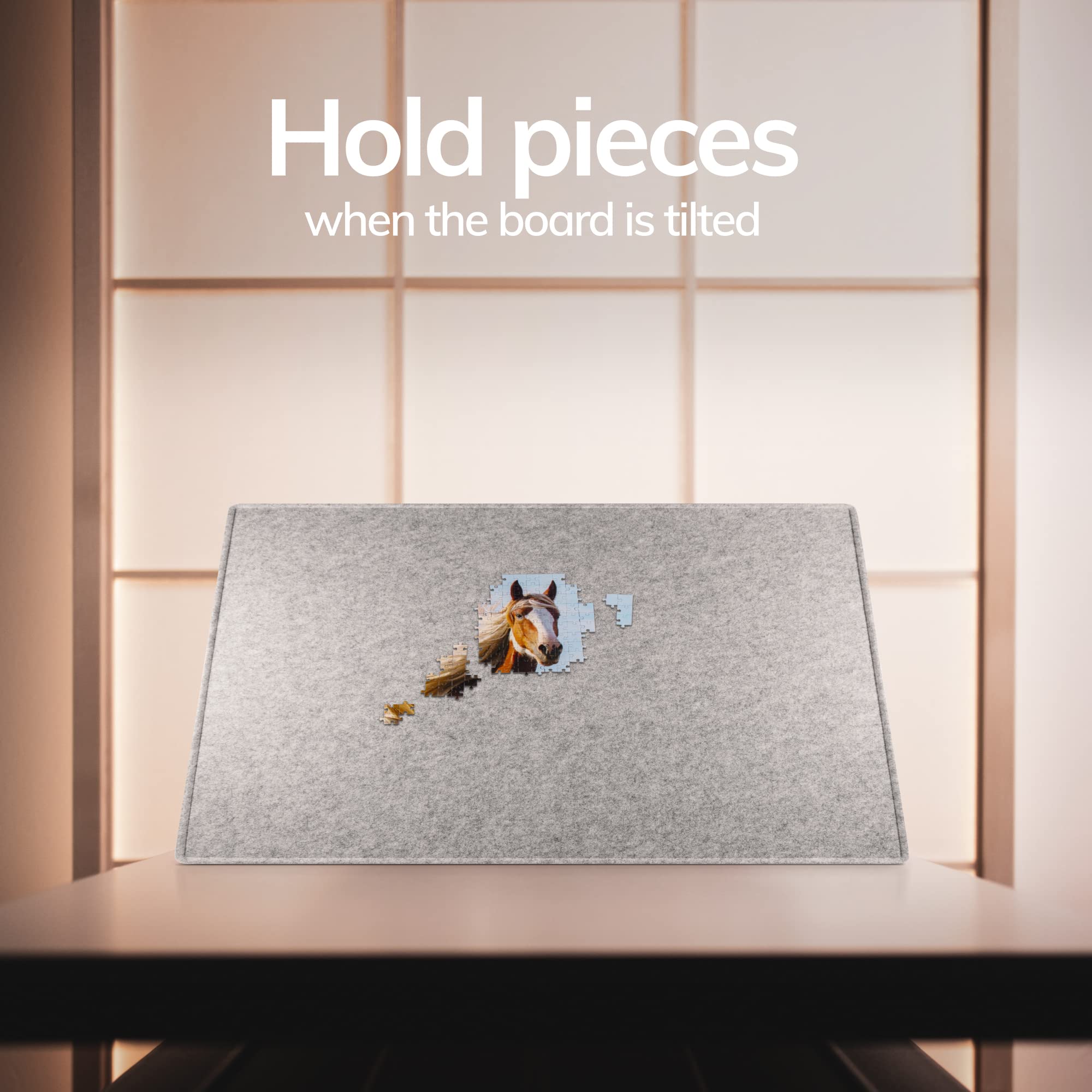 Coobe felt cover protects pieces between sessions and keeps the surface neat.