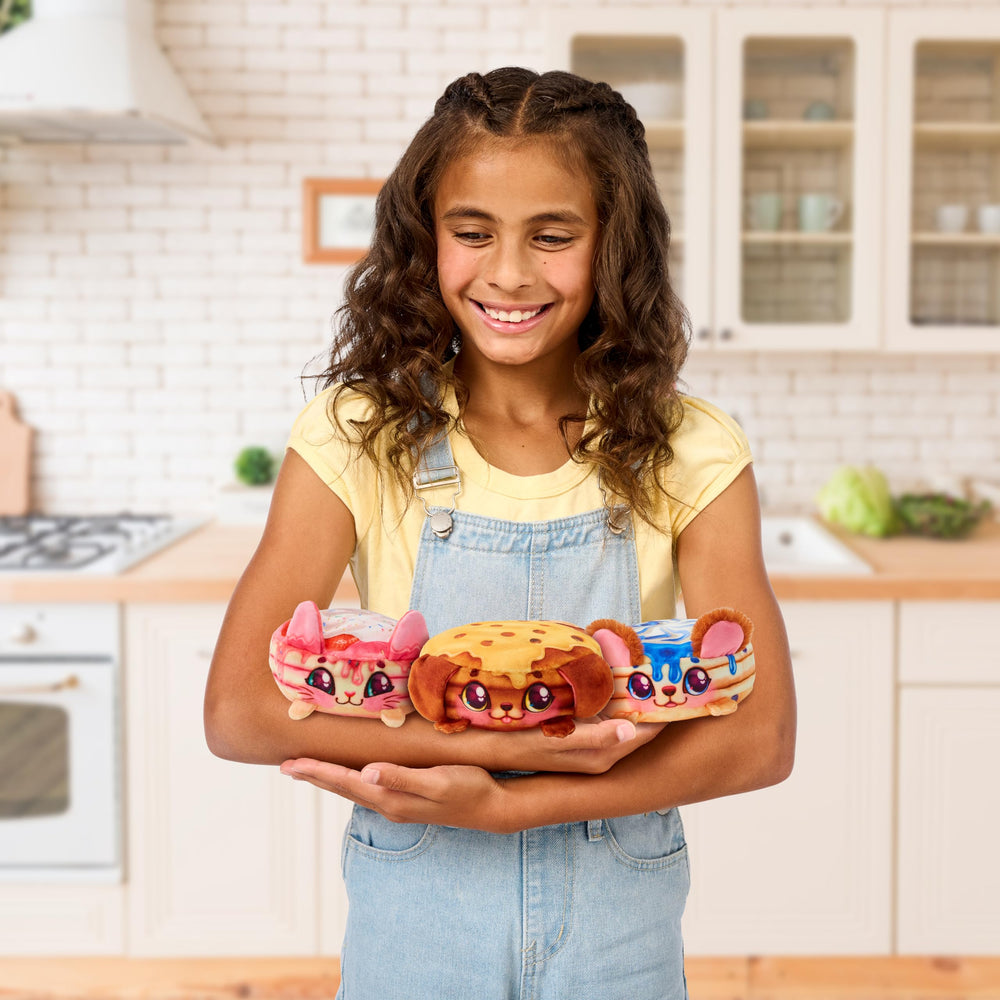 Cookeez Makery unboxing ingredients invites kids to mix and imagine.
