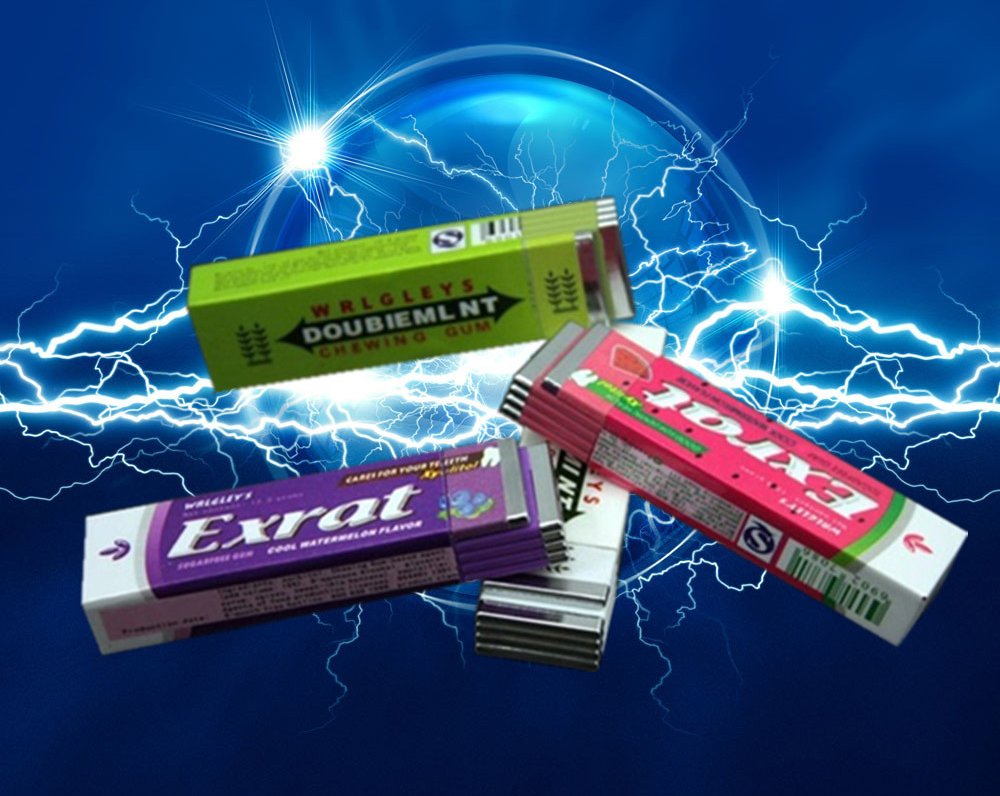 Cooplay shocking hardcover chewing gum pen in action for playful pranks