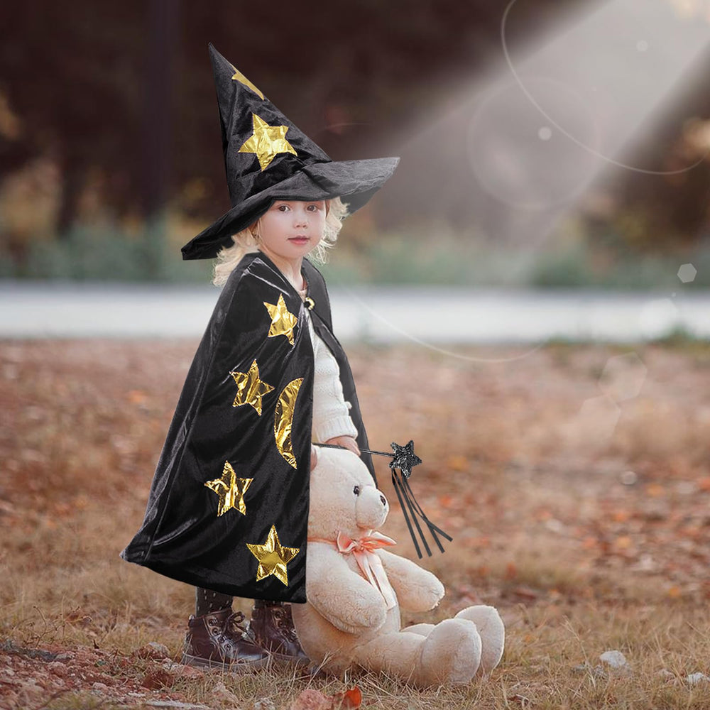 CosInStyle cape collar button prevents slipping during lively play.