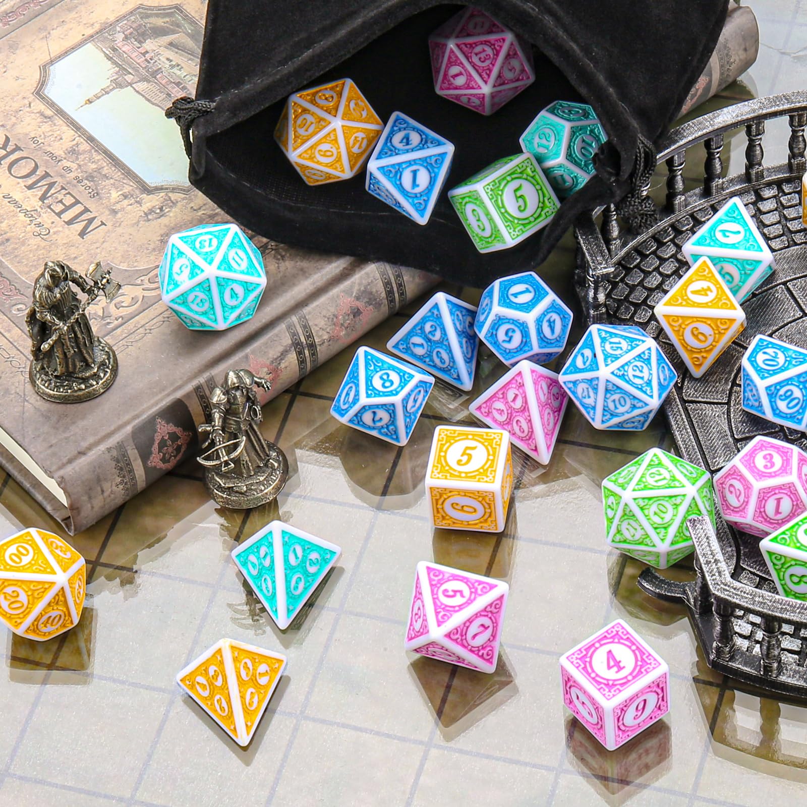 Coyeekn acrylic dice demonstrate durability and easy-to-read large numbers.