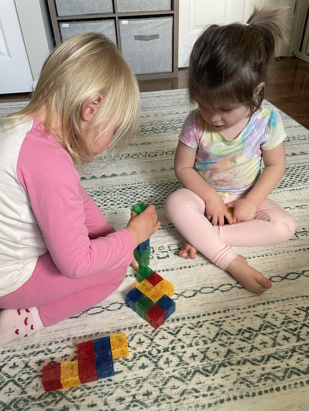 Crayola Bold PIP Cubes travel-friendly case supports learning on the go.