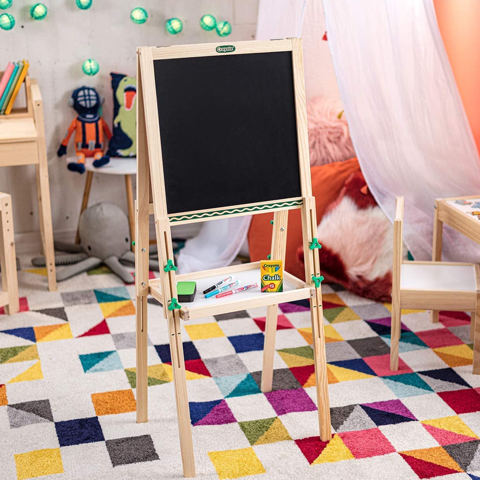 Crayola washable fine-line markers for clean, easy drawings.