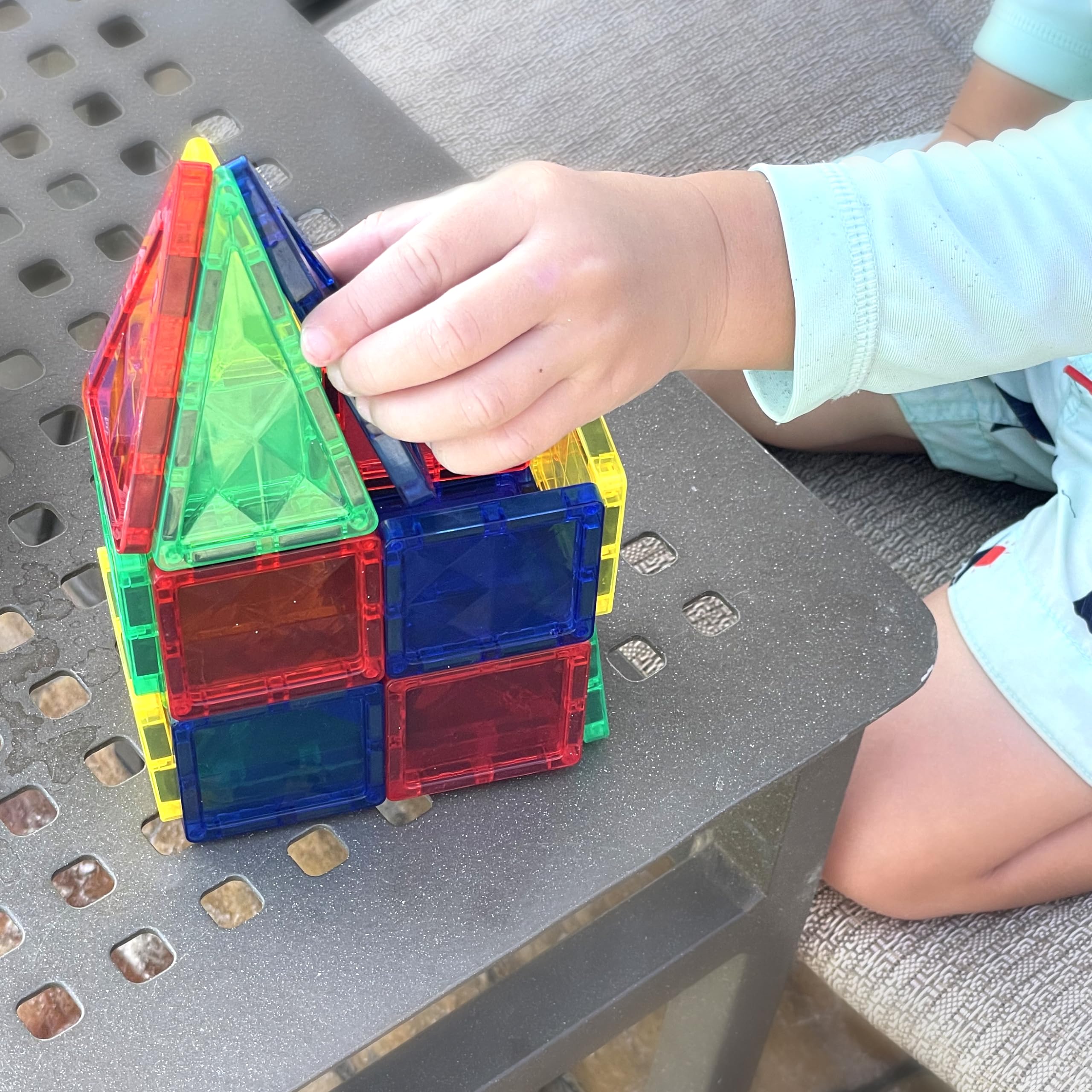 CreateOn Crayola Mini Magnetic PIP-Tiles magnetic buildings spark construction fun.