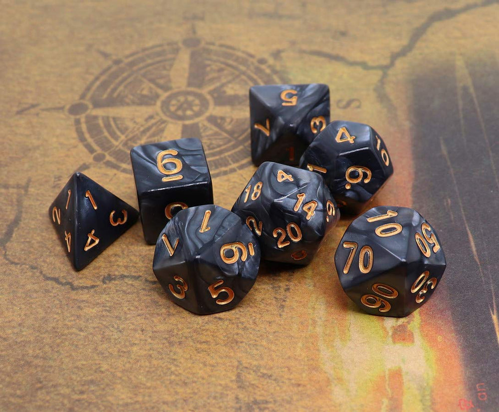 CREEBUY D6 die in pearl black with gold numerals for balanced dice toss.