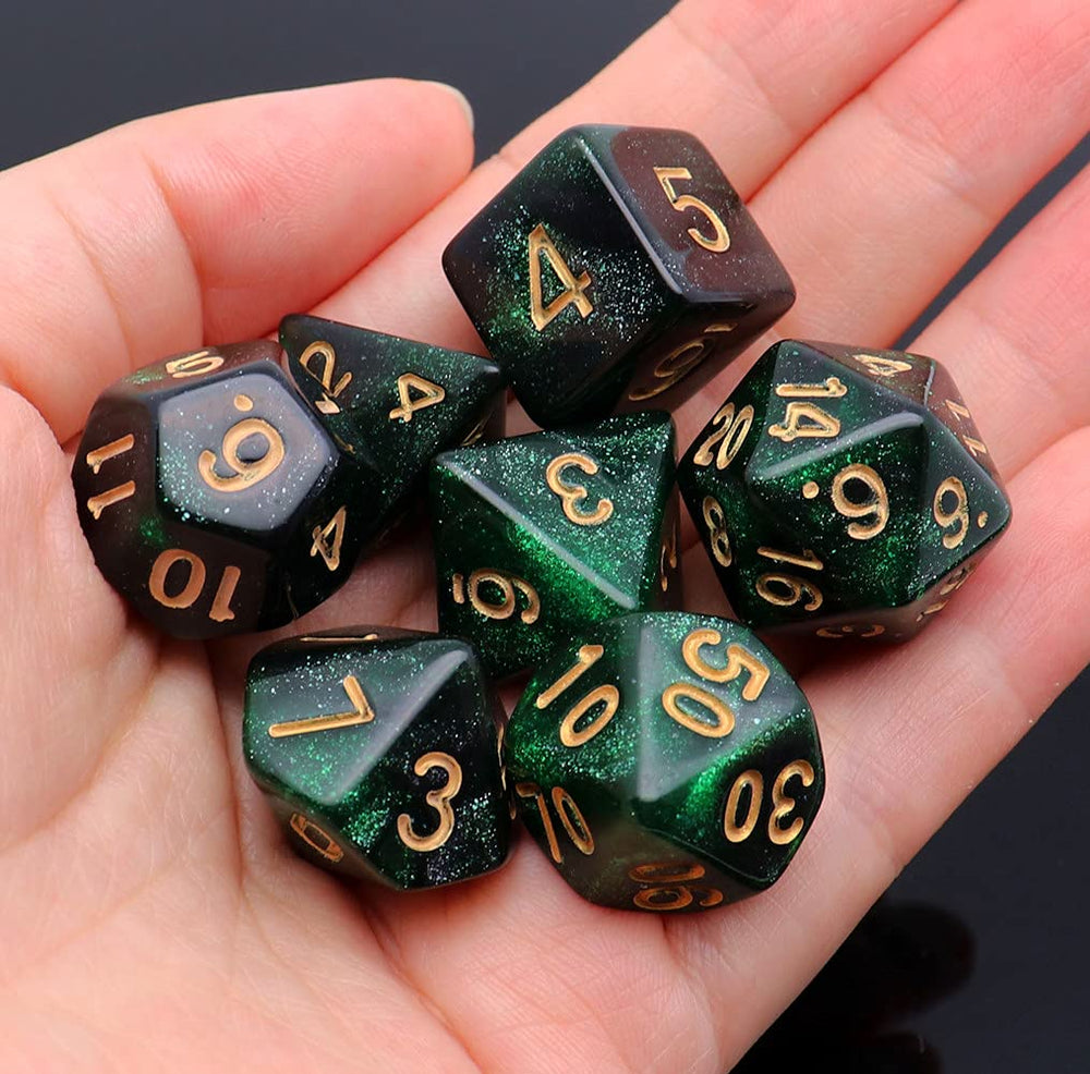 CREEBUY dice pouch keeps your 7-piece set organized and portable