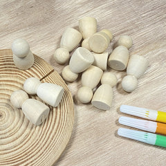 Cregugua paint-ready peg dolls for dollhouses and craft projects with versatile design.