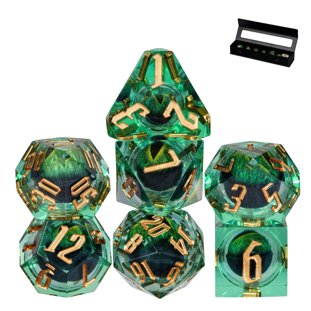 CRITALLIC d4 sharp edge dice show easy readability during fast rounds.