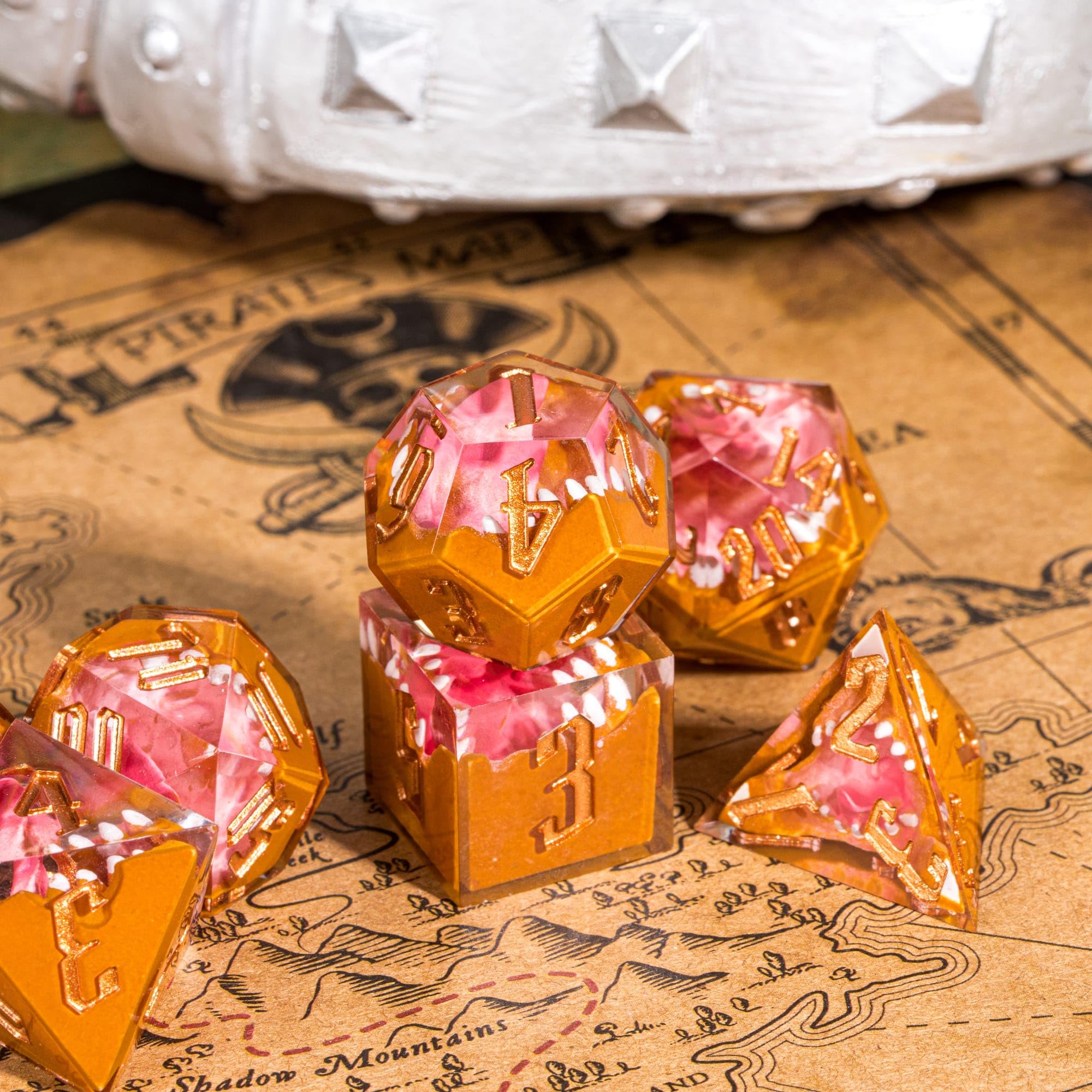 CRITALLIC gift box included, ideal for gifting fellow players.