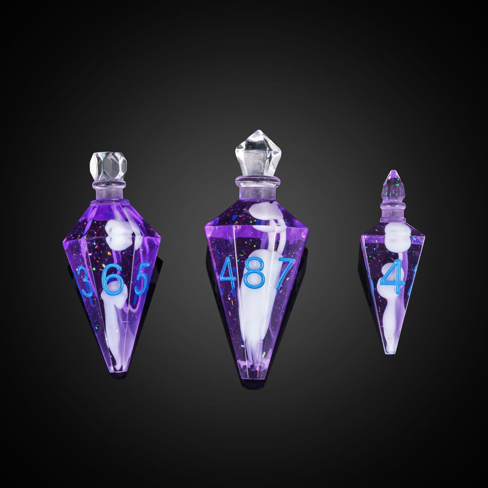 CRITALLIC 7-piece dice gift set ready for gifting occasions.