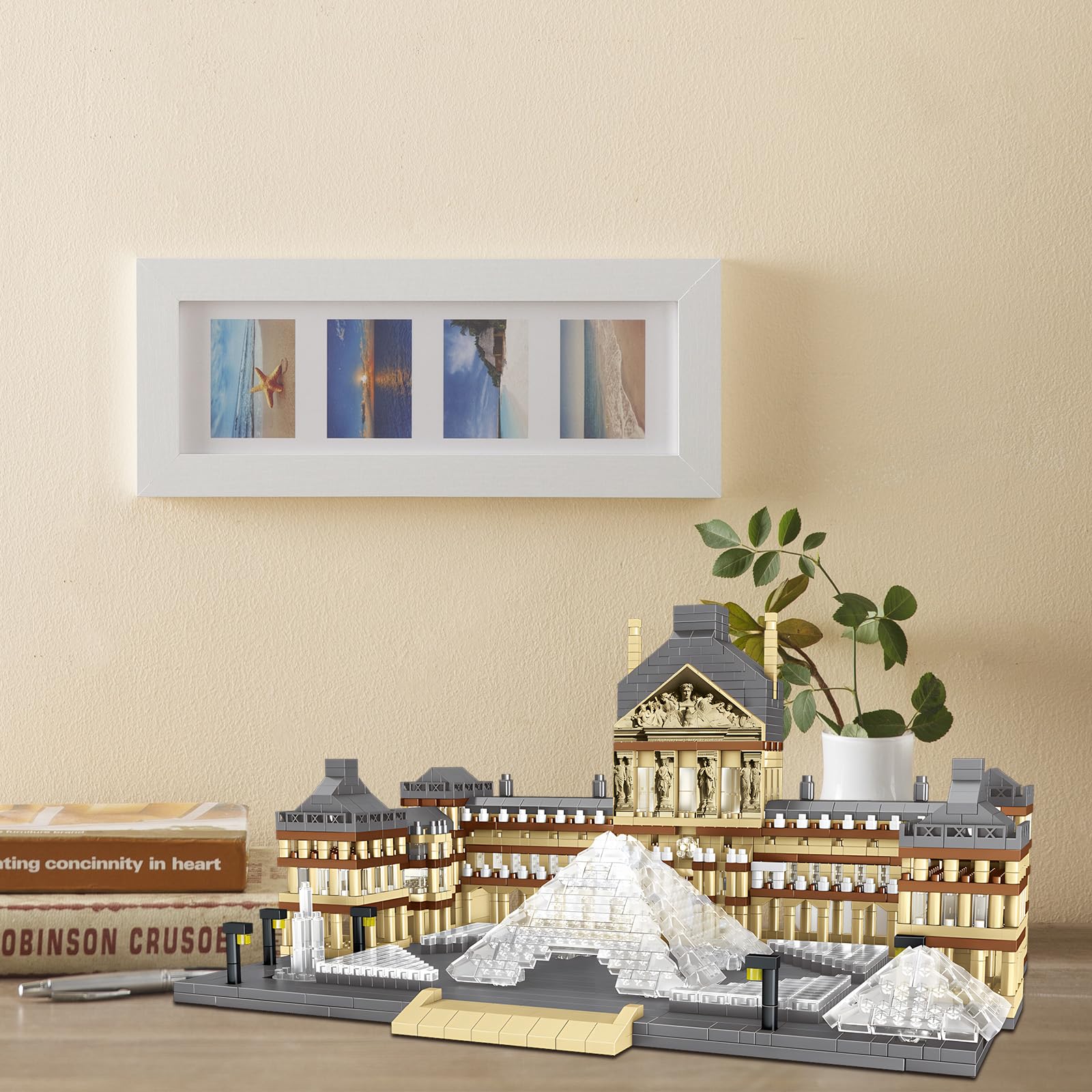 CSNRHG Louvre gift packaging suitable for gifting to families and friends.