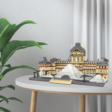 CSNRHG Louvre window lattice focus aids observation and precise assembly.
