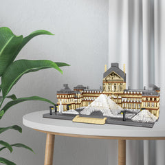 CSNRHG Louvre window lattice focus aids observation and precise assembly.