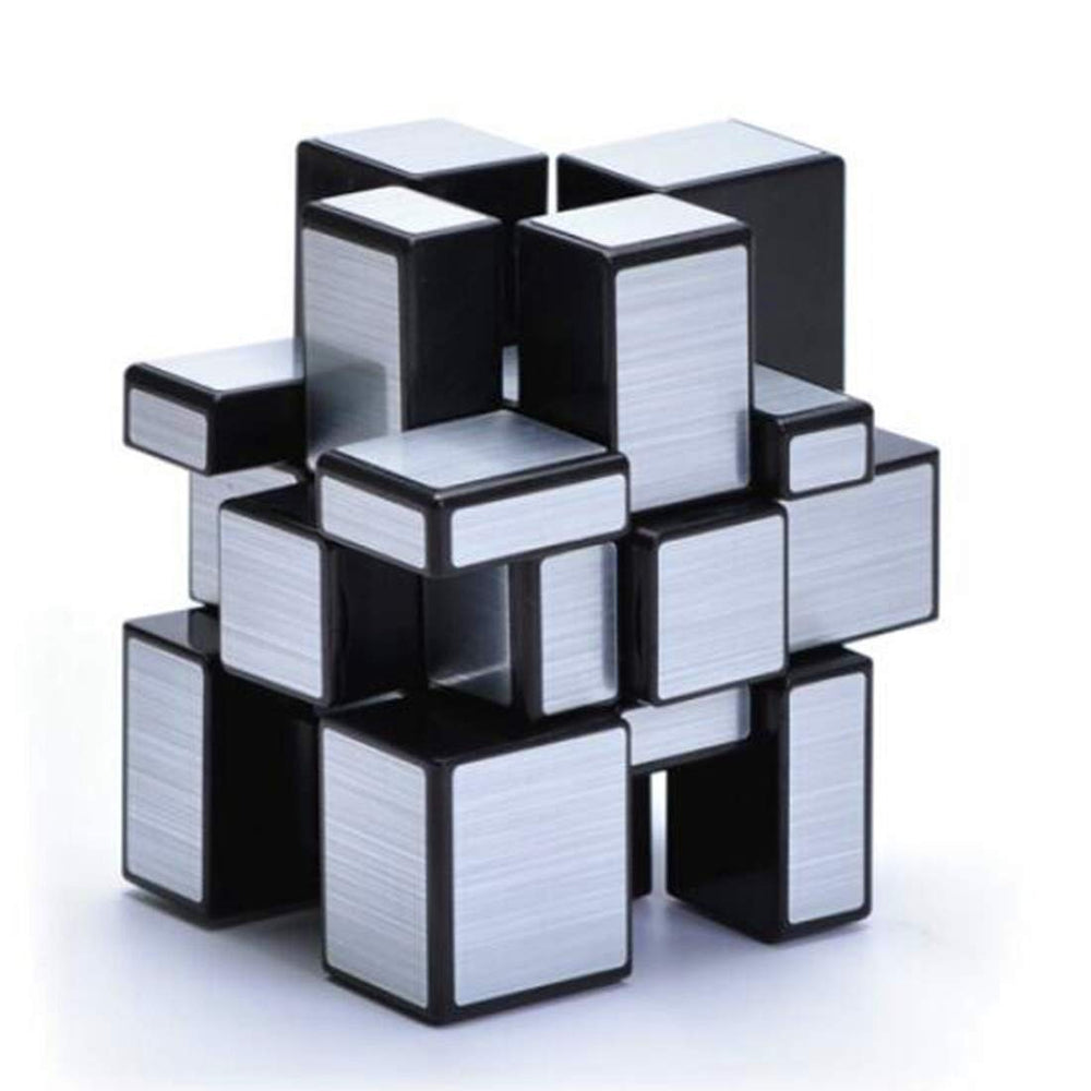Cuberspeed Mirror Cube 3x3x3 silver highlights a reflective surface for challenging shape-shift practice.