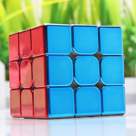ShengShou Legend mirror reflection emphasizes the glossy surface and smooth feel.
